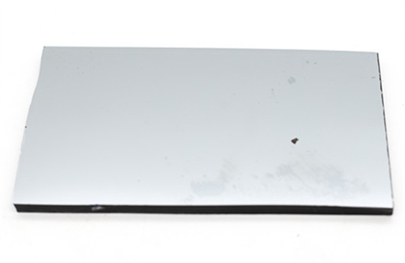 Feuilles de verre réfléchissantes enduites noires