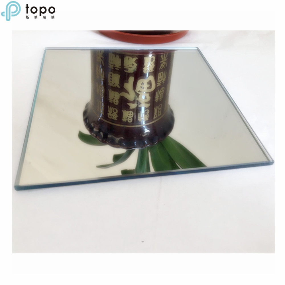 3 mm 4 mm 5 mm 6 mm 8 mm Le verre miroir peut être trempé
