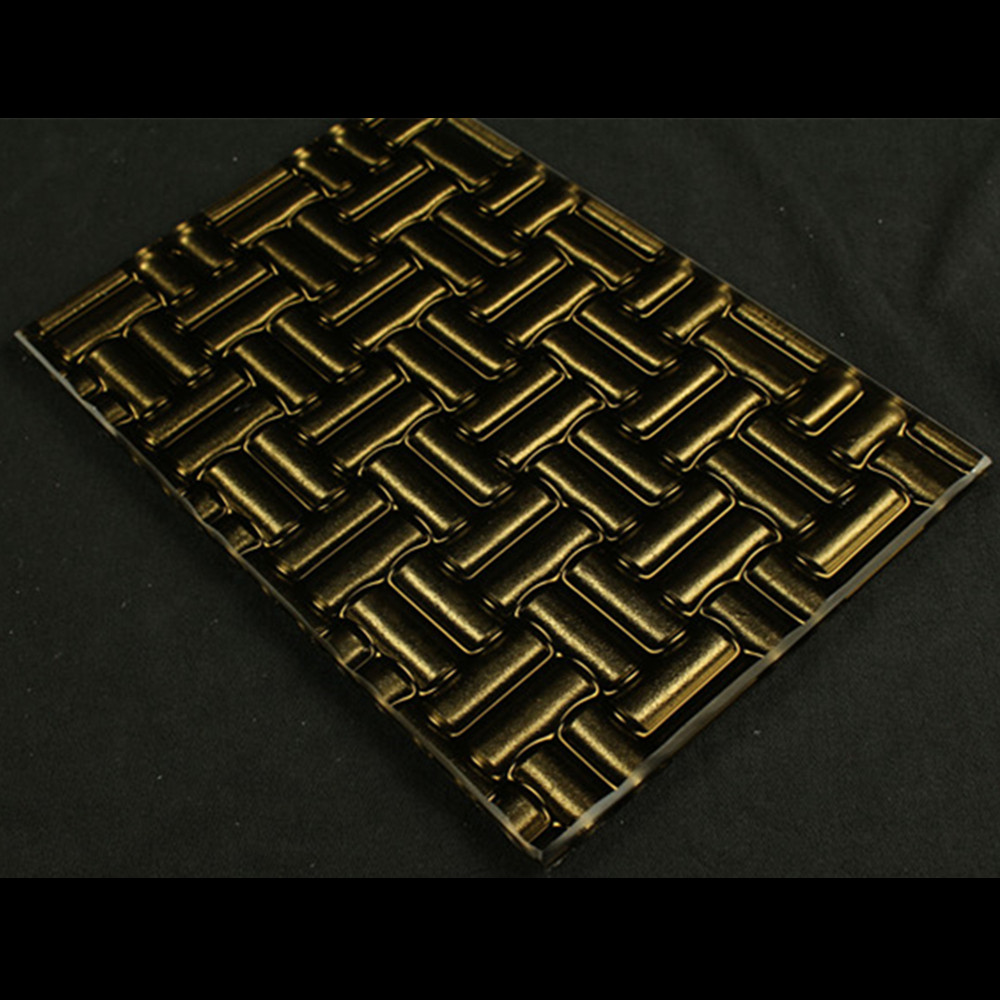 Verre thermofusible à motif en relief coloré