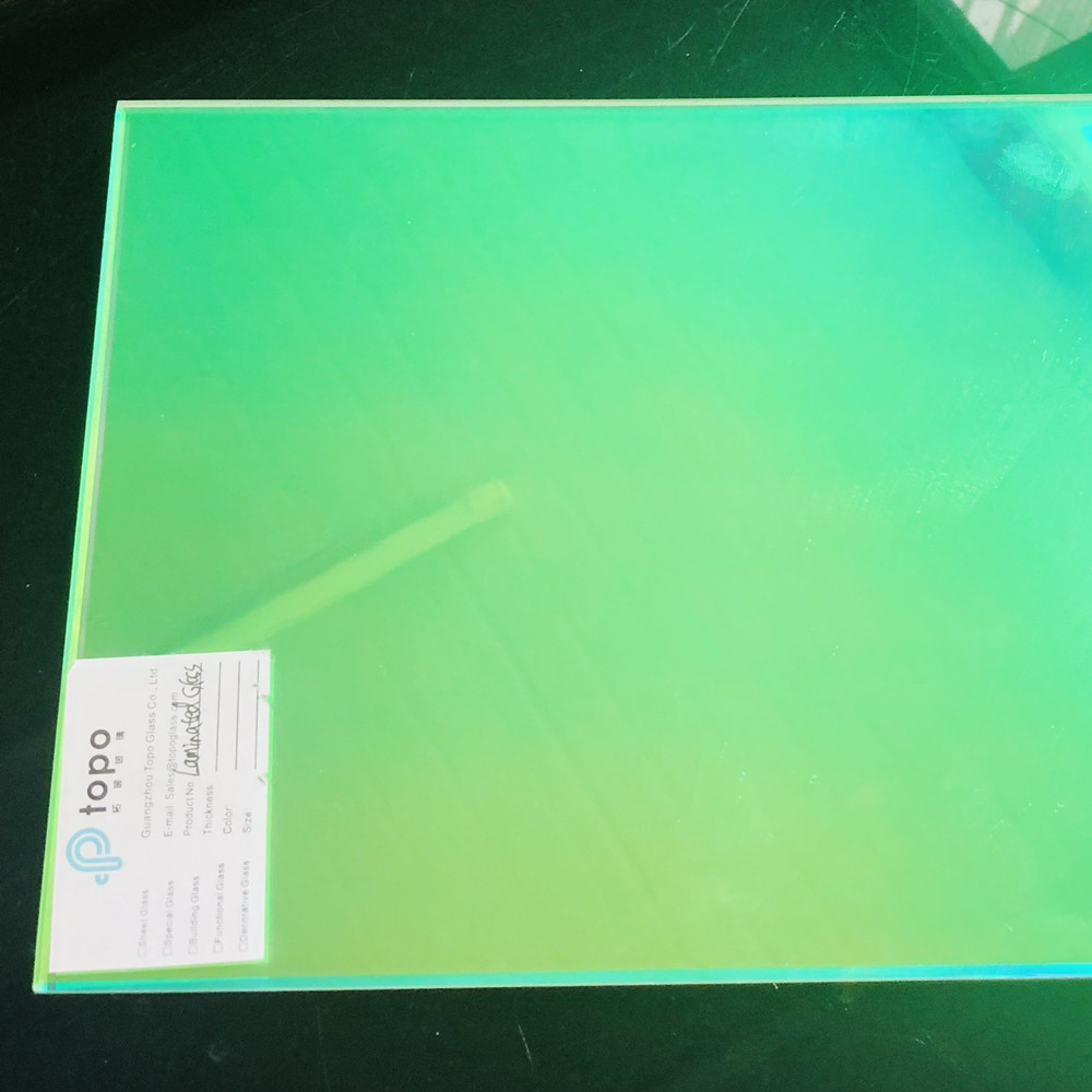 Verre dichro&iuml;que 1