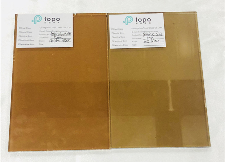 Verre r&eacute;fl&eacute;chissant en bronze