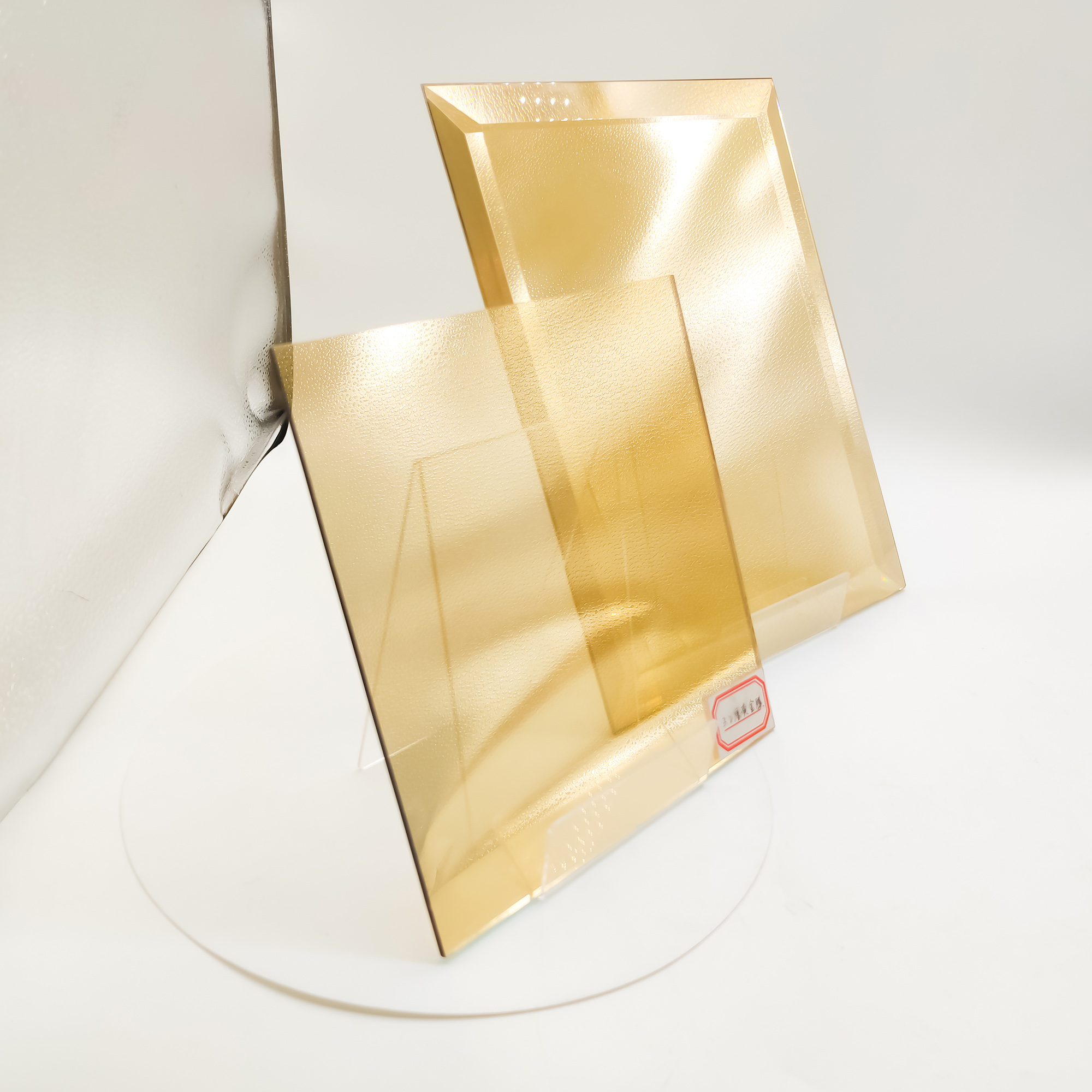 Verre réfléchissant enduit d'or