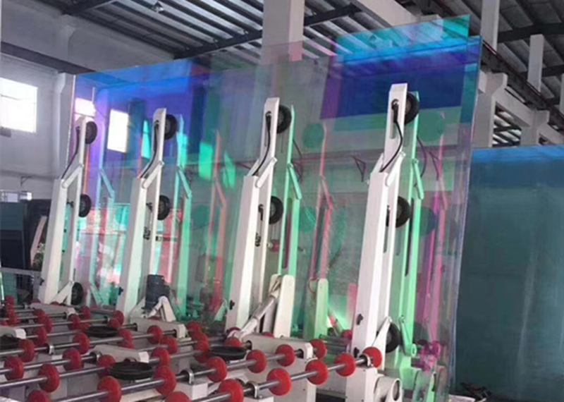 Verre dichro&iuml;que