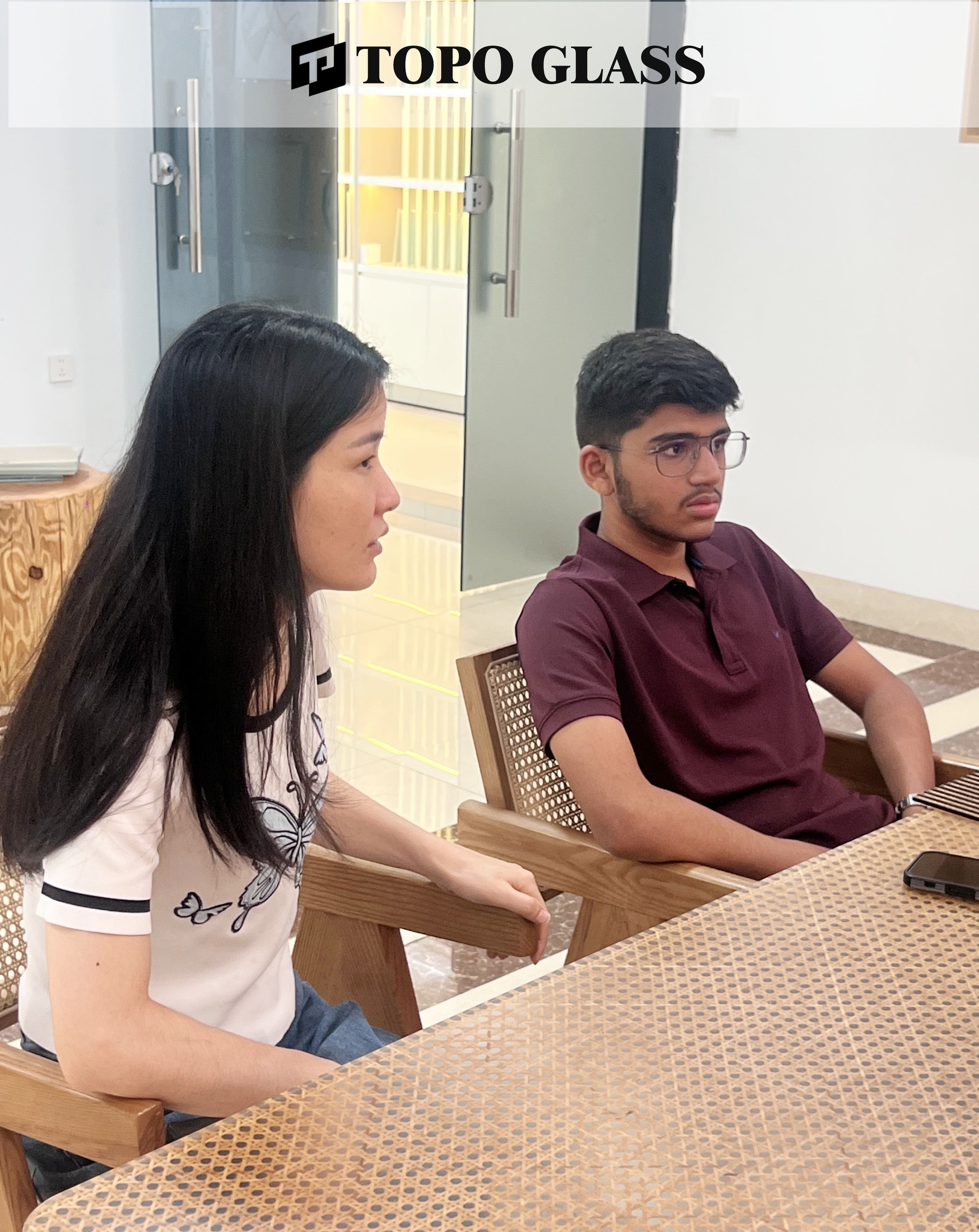 Des clients du Bangladesh visitent la verrerie (5).jpg