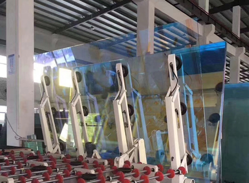 Verre bleu dichro&iuml;que