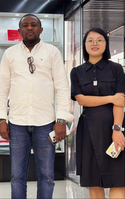 Des clients congolais ont visit&eacute; TopoGlass (6)