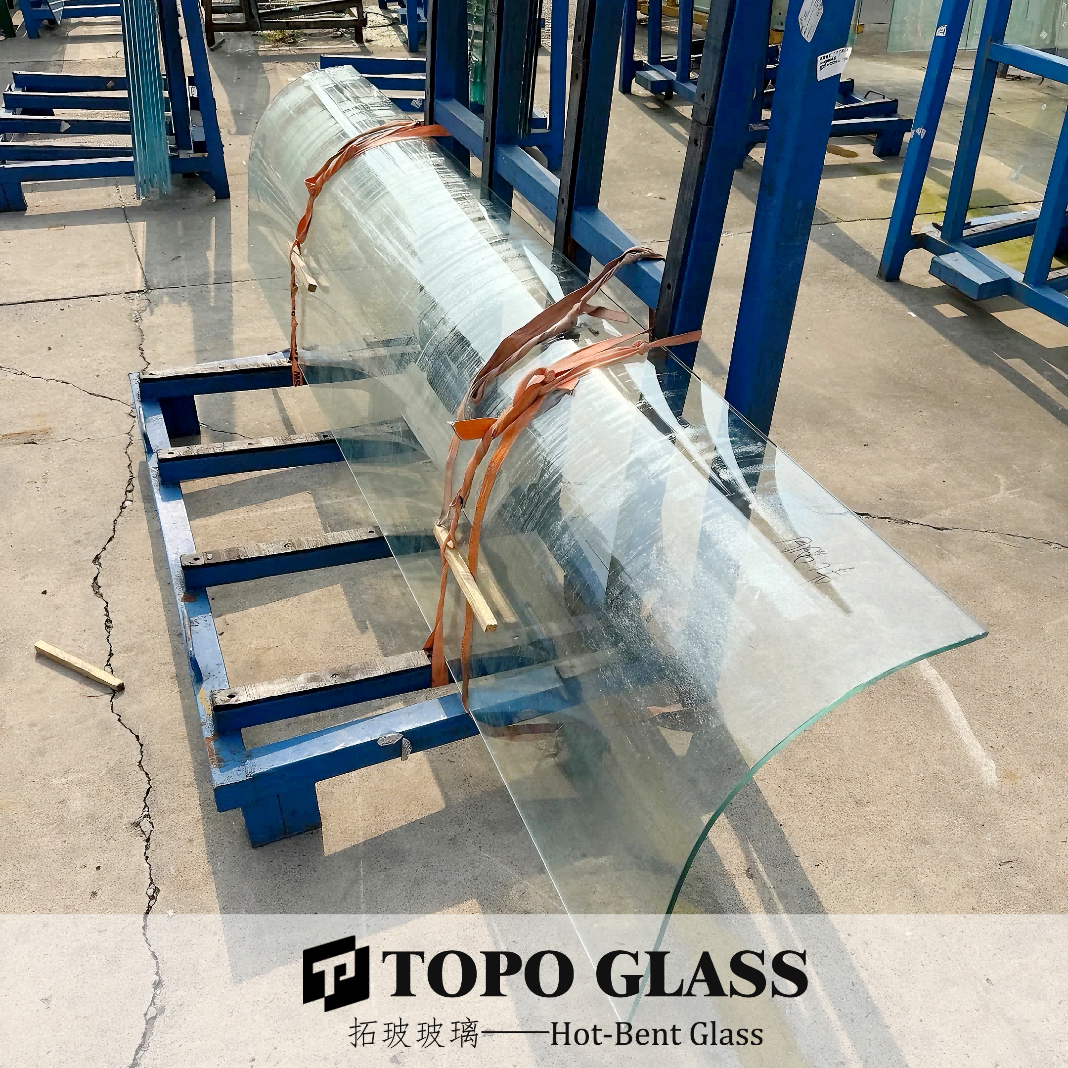 panneaux de verre incurv&eacute;s sur mesure pour des projets architecturaux