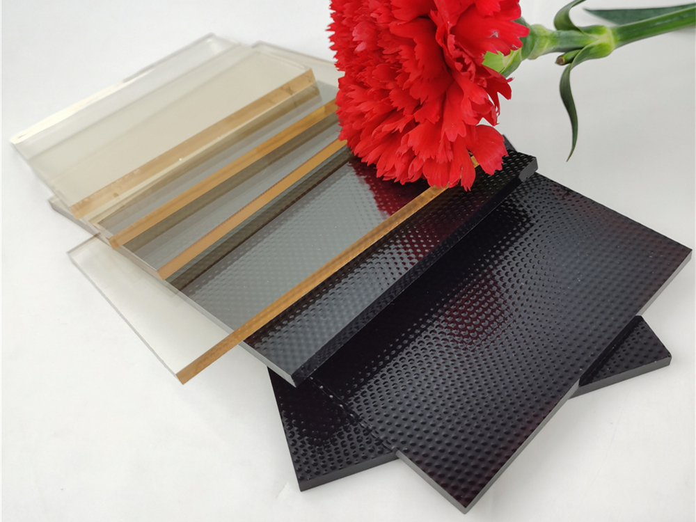 Crystoe et Neoparies