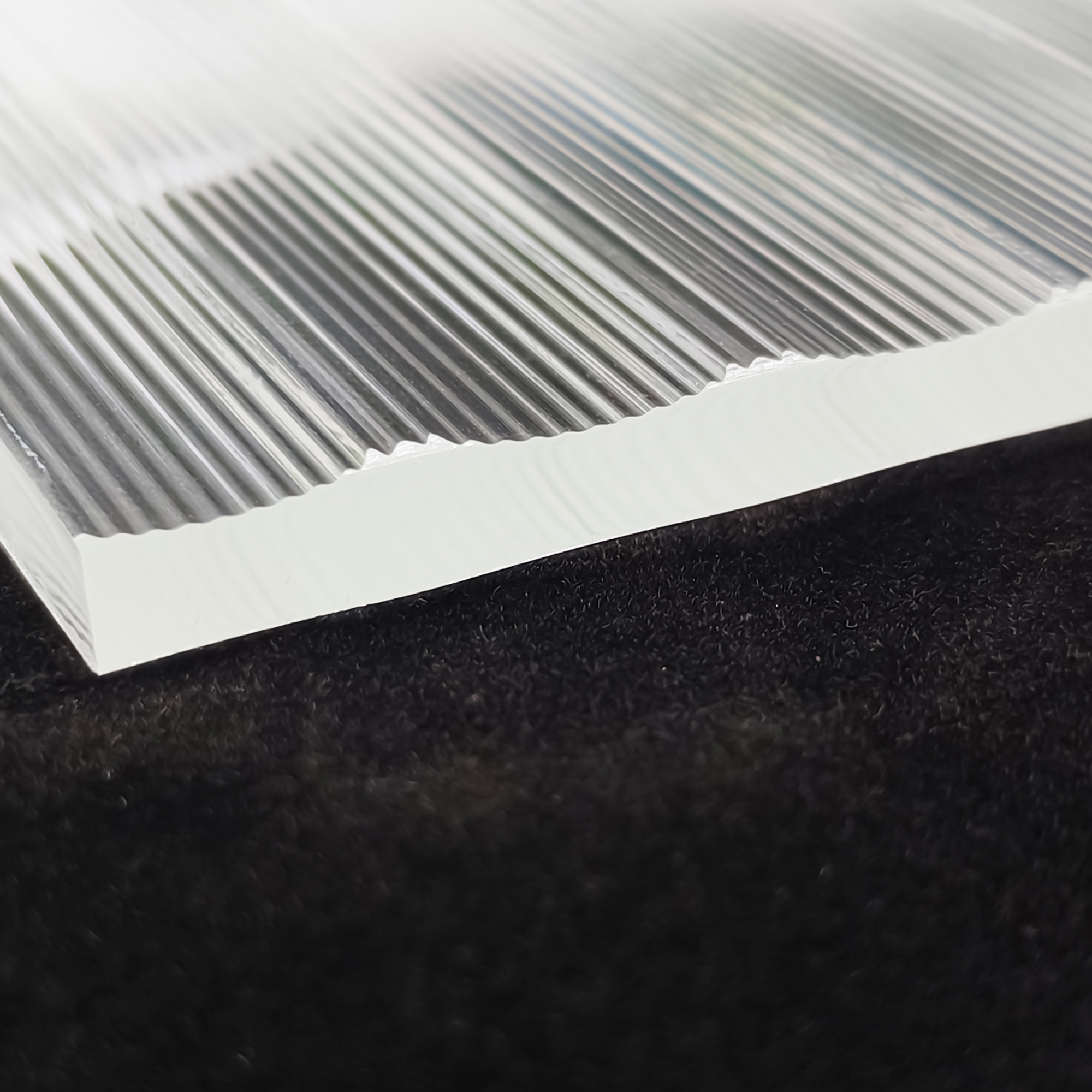 Verre à motif figuré