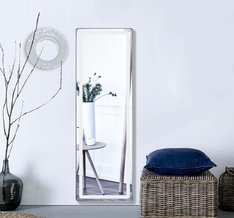 Miroir d&eacute;coratif &agrave; la maison