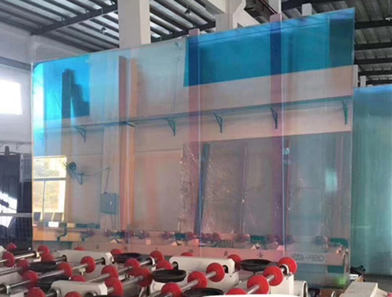 Verre dichro&iuml;que