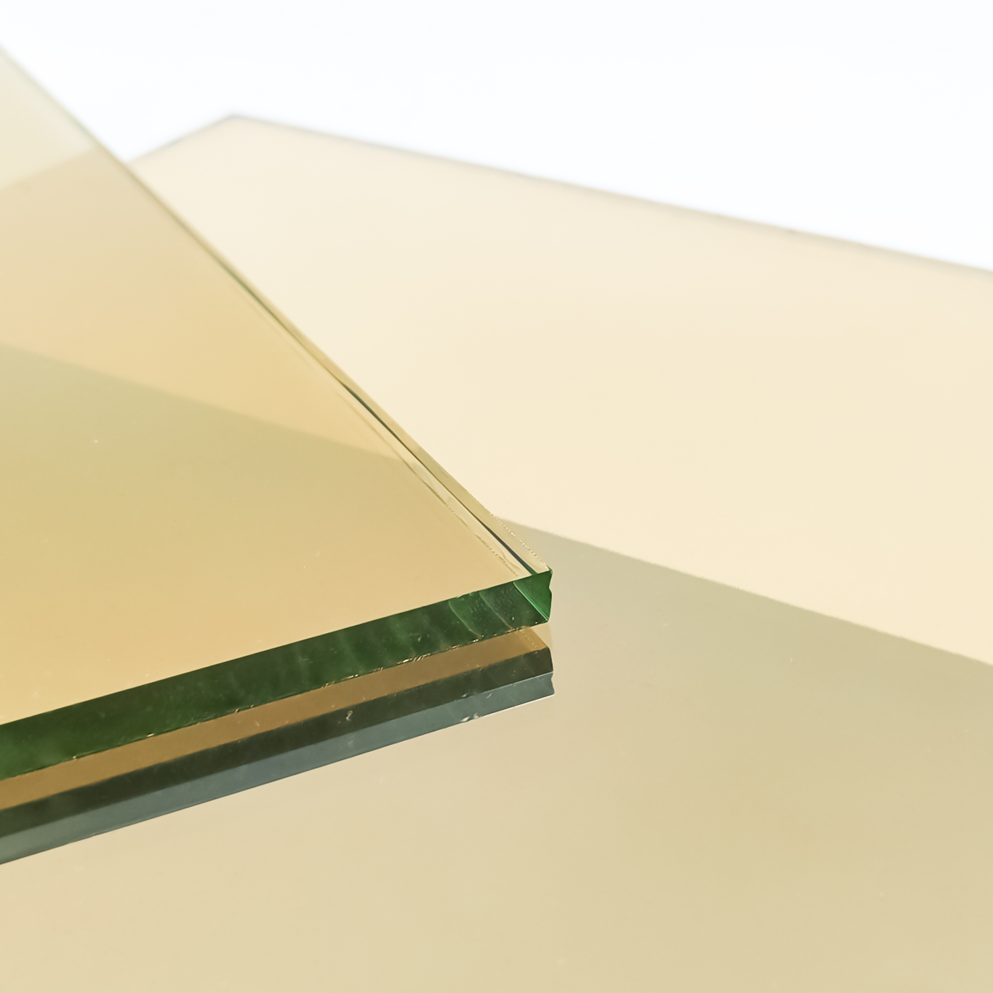 Verre réfléchissant enduit d'or